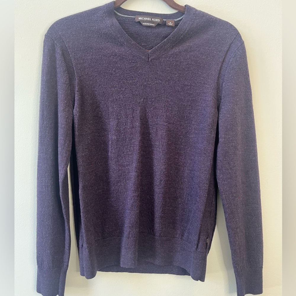 Michael Kors Boy 100% Extra Fine Merino Wool Plum Eggplant Purple V-Neck Sweater